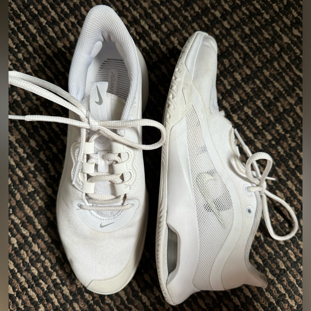 Nike Air Max Tennis Shoes Women Size 7